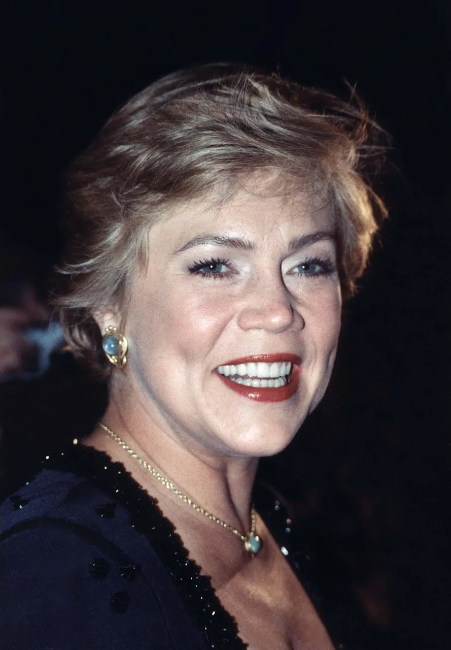Kathleen Turner